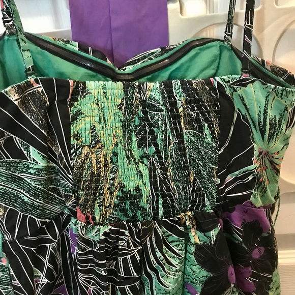 Edme & Esyllte Dress- Pretty! - Picture 7 of 11